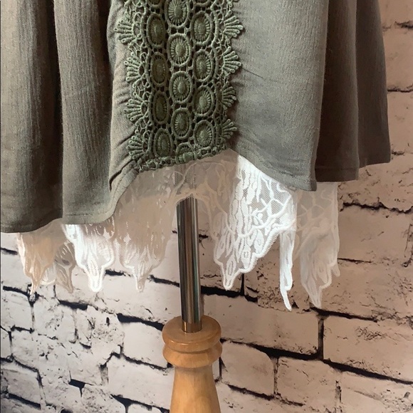 Last one! Lace Layering Top/Dress Extender - Picture 5 of 5
